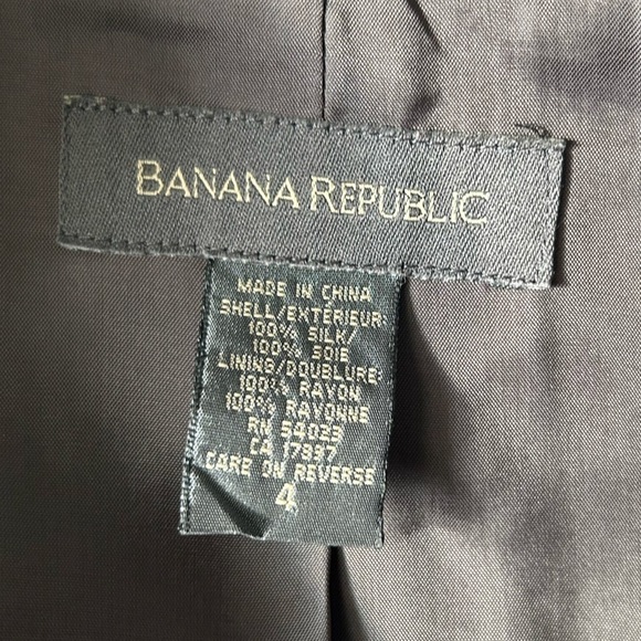 Banana Republic Women’s Blazer 100% silk exterior size 4 - Picture 7 of 10